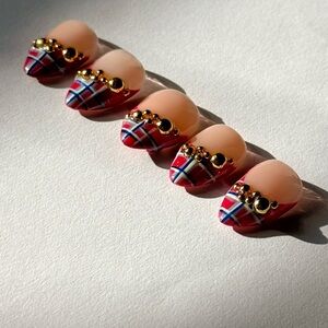 Elegant Plaid Nail Art Set with Gold Accents